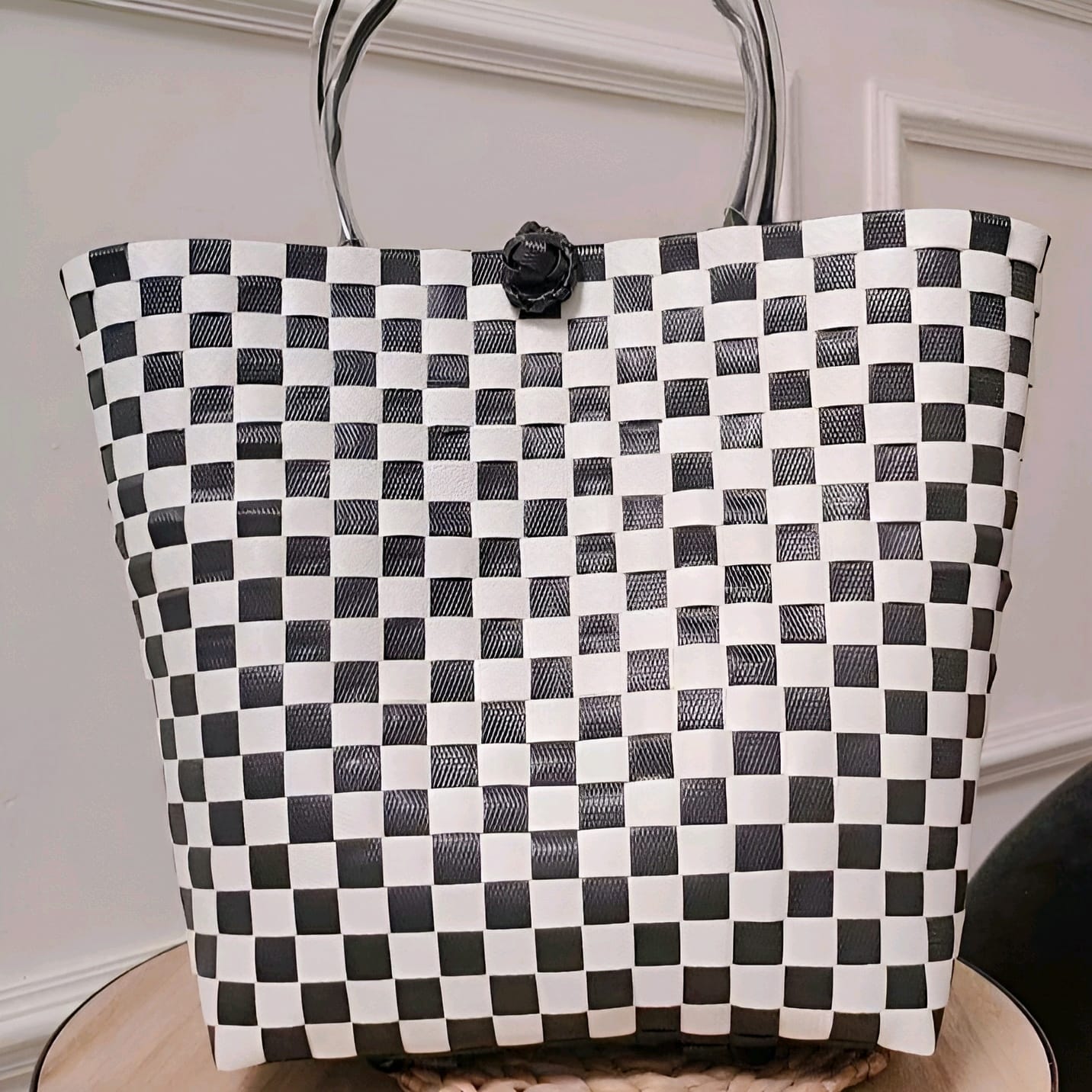 Checker Hitam Putih